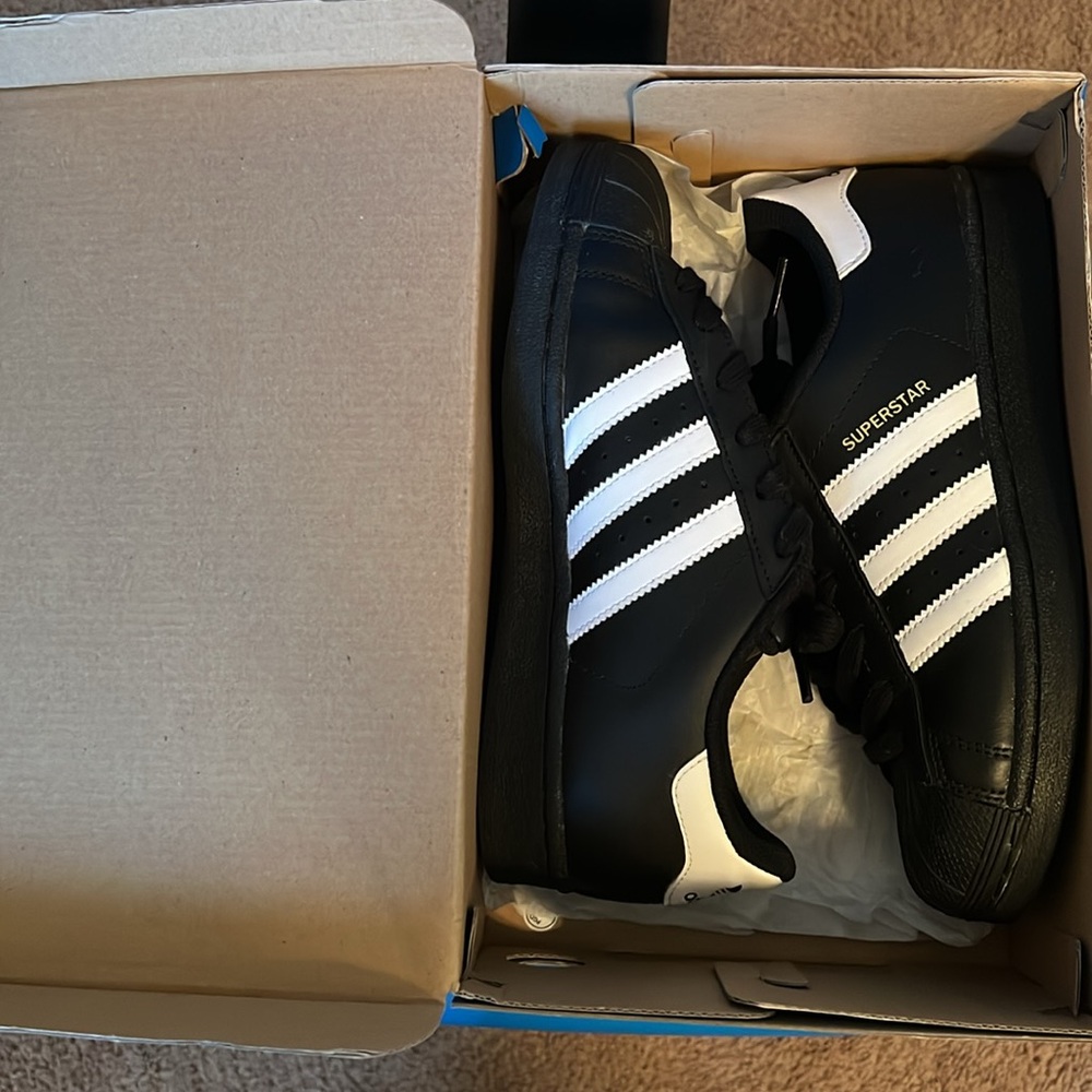 Gently, hardly worn Adidas Superstar Shoes.